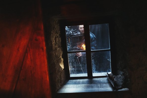 Martin Gschlacht am Set von DES TEUFELS BAD. (Foto Florian Rainer / Ulrich Seidl Filmproduktion)