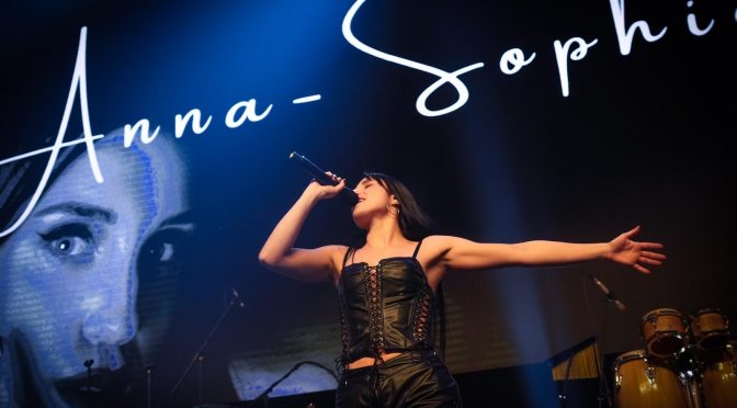 Meine 7 Fragen an Singer/Songwriter Anna-Sophie