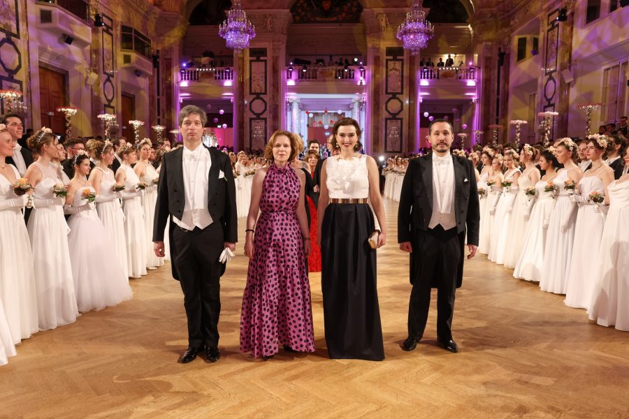 Juristenball 2024: Einzug AA Winkler, Síofra O'Leary, President of the ECHR, Justizministerin Alma Zadic und Präsident des Juristenverbandes Alexander T. Scheuwimmer. (Foto Kathatina Schiffl)
