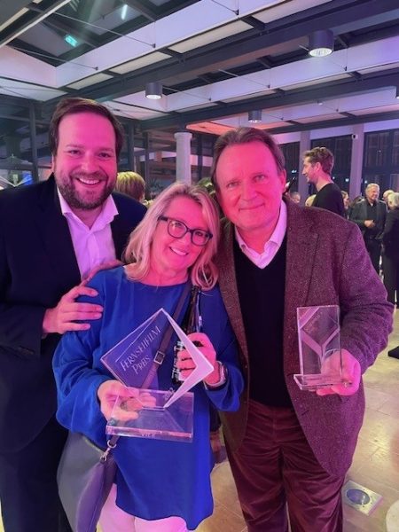 Sabine Weber bei der TeleVisionale, "als Daniel Blum (ZDF) und ich den Sonderpreis der Studierenden für die beste Redaktion bekommen haben." (Foto TeleVisionale)