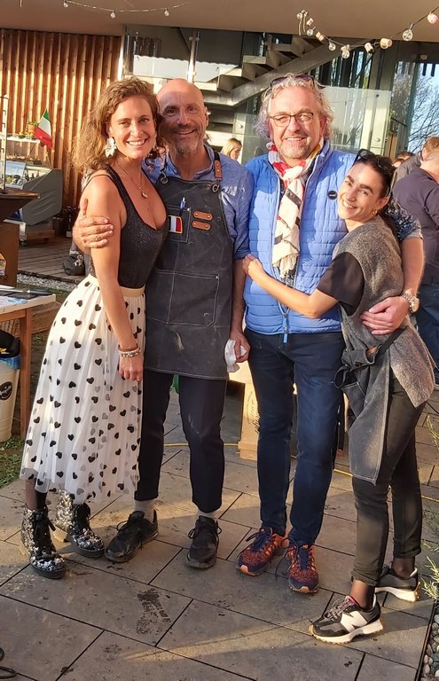 Christina Dow mit ihrem immer gut gelaunten Aperitivo Team. (Foto Aperitivo)