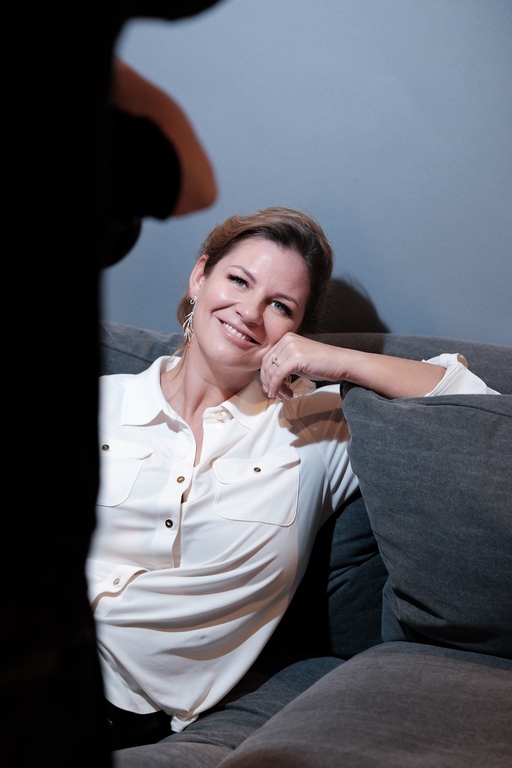 Nadine Kuzma: "Schmuck kann meinem Gegenüber bestimmte Eindrücke und Stimmungen über mich vermitteln und er rundet mein Outfit ab." (Foto Oliver Heemeyer)