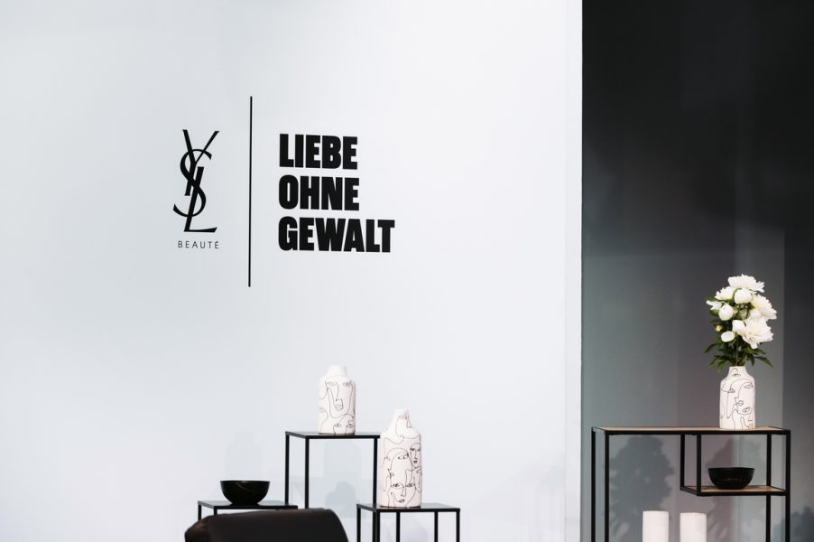 YSL Beauty unterstützt die 2020 gegründete Initiative ‚Liebe ohne Gewalt‘. (Foto YSL Beauty LOG)