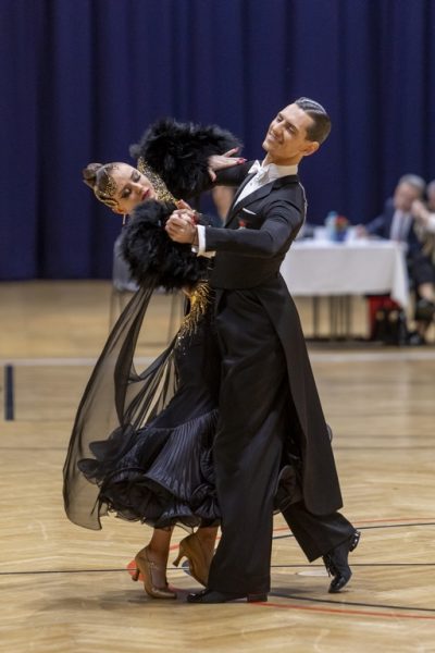 Linda Lachmuth und Tamas Kiss traten am vergangenen Wochenende bei der Weltmeisterschaft in der Kategorie 10 Tänze im spanischen Platja d’Aro an der Costa Brava an. (Foto Jürgen Hammerschmid)
