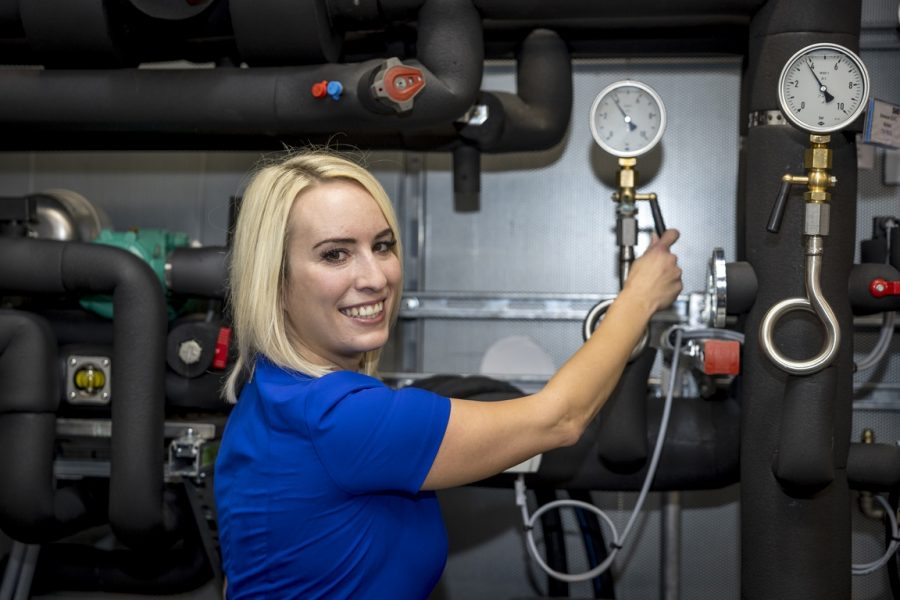Anna Poms ist "Leidenschaftliche Physikerin" und arbeitet als Application Engineer bei AVL List. (Foto Erwin Scheriau)