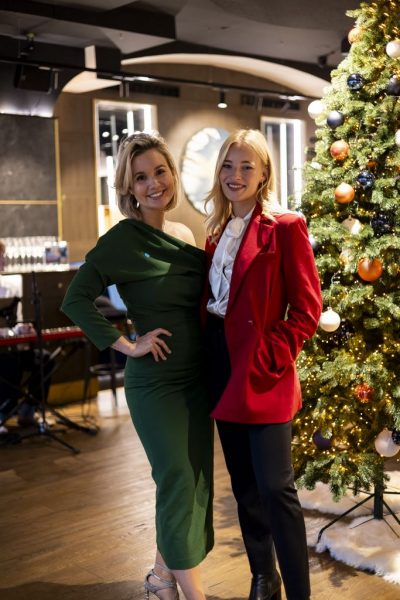 Schauspielerin und UNICEF Österreich Ehrenbeauftragte Valerie Huber und Business Influencerin Lisa Sophie Thoma luden zu einem Charity Christmas Lunch zugunsten von UNICEF. (Foto Elias Hartmann) 