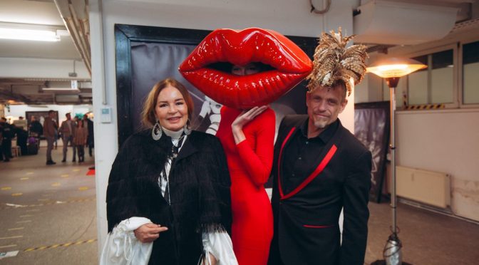 FULMINANTE FUNDUS- & ATELIERSERÖFFNUNG „LIFE COSTUMES“