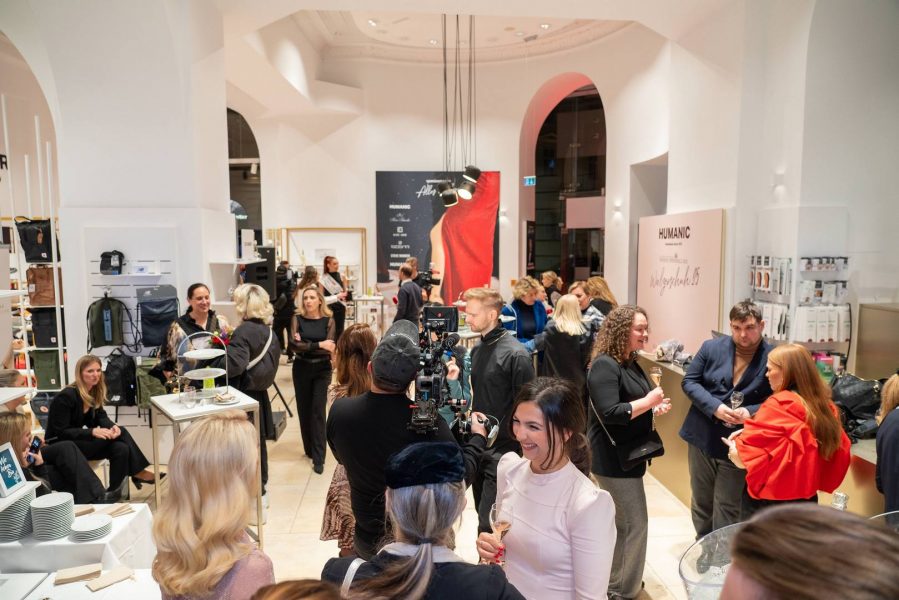 Als offizieller Schuhpartner des Wiener Opernballs lud HUMANIC zu einem exklusiven Jury Voting, bei dem eine renommierte Fachjury den Walzerschuh 2025 aus dem Sortiment von HUMANIC für Damen und Herren kürte. (Foto Andreas Tischler)