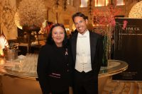 Charity-Auktion von Schmuckstars und Timelounge erzielt 250.000 Euro für den guten Zweck.&nbsp;Doris Kiefhaber, Geschäftsführerin der Österreichischen Krebshilfe, und Timelounge-Geschäftsführer Heinz Winterer. (Foto Katharina Schiffl)