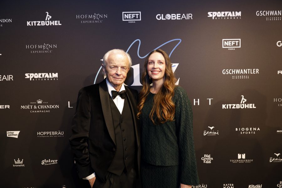 KITZ LEGENDS NIGHT - Erstmals wurde auch der&nbsp;Local Hero Award by Sportalm&nbsp;verliehen. Der Award ging an Schneidermeister Franz Prader, der sich in außergewöhnlichem Maße für die Belange und Entwicklung vor Ort einsetzt. (Foto Simon Hausberger)