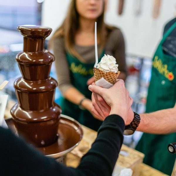 Nicht nur süße Versuchungen bietet das SchokoladeFest, sondern auch ein feines Unterhaltungsprogramm. (Foto Schokoladefest)