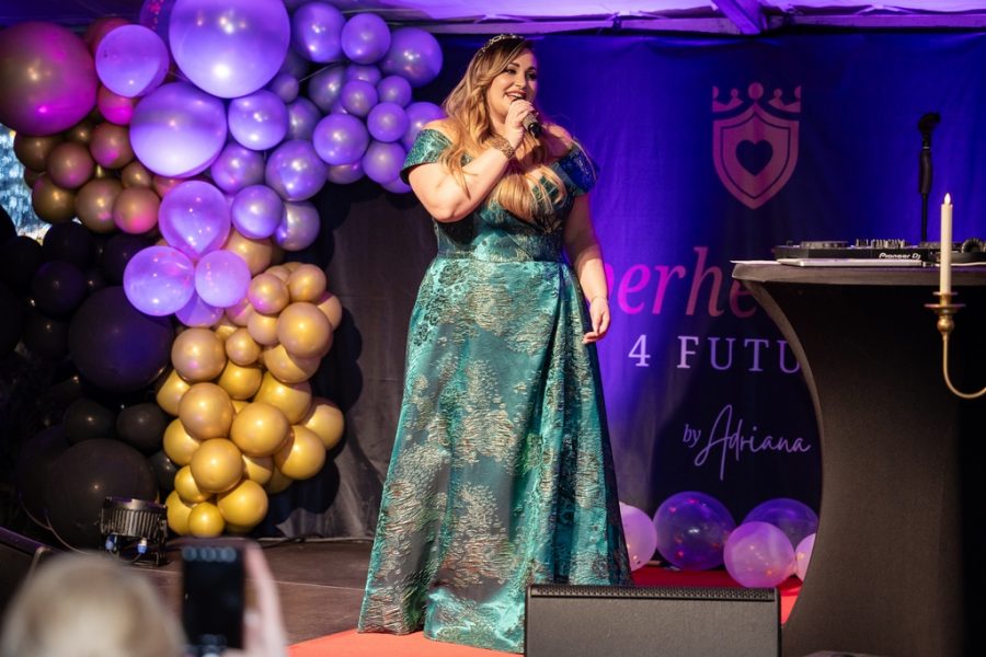 Erfolgreiche Premiere der Superheldinnen Gala zum Weltfrauentag am Ankerpunkt in Tillmitsch. Die Gala wurde von Popschlager-Sängerin und Vereinsgründerin ADRIANA ins Leben gerufen. (Foto Shootingbox / Werner Zangl)