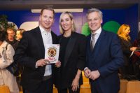 Zur Buchpräsentation von Clemens Trischler kam auch das „Zeit im Bild 1“-Duo Nadja Bernhard und Tarek Leitner. (Foto Monika Fellner)