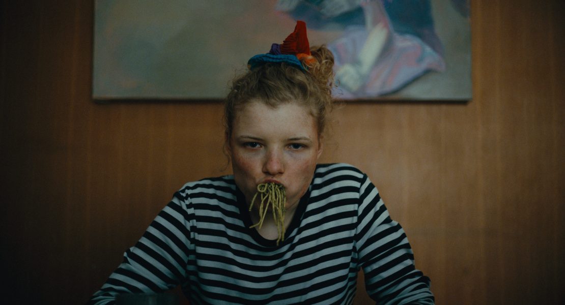 Diagonale 2025 - Eröffnungsfilm "How to Be Normal" von Florian Pochlatko. (Foto Golden Girls Film)