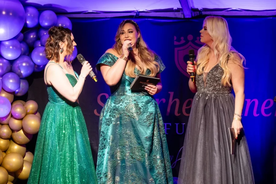 Erfolgreiche Premiere der Superheldinnen Gala zum Weltfrauentag am Ankerpunkt in Tillmitsch. Adriana führte gemeinsam mit Moderatorin Clara Ploder charmant durch den Abend und Juristin Eva Maria Meidl eröffnete die Veranstaltung mit einem spannenden Impulsvortrag. (Foto Shootingbox / Werner Zangl)