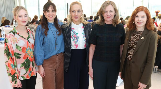 HURRA, WIR LESEN NOCH …“SPECIAL EDITION AM INTERNATIONALEN FRAUENTAG Im MQ“