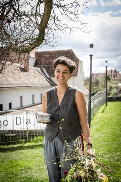 Der SPEZIALPREIS für ein Drehbuch mit besonders herausragend behandelten Aspekten für einen abendfüllenden Kinospielfilm oder einen abend-füllenden Fernsehfilm ging an 'Wenn du Angst hast nimmst du dein Herz in den Mund und lächelst' von Marie Luise Lehner. (Foto Diagonale / Miriam Raneburger) 