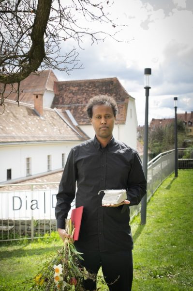 Der Hauptpreis des Thomas Pluch Drehbuchpreises 2025 ging an 'The Village Next to Paradise' von Mo Harawe. (Foto Diagonale / Miriam Raneburger)