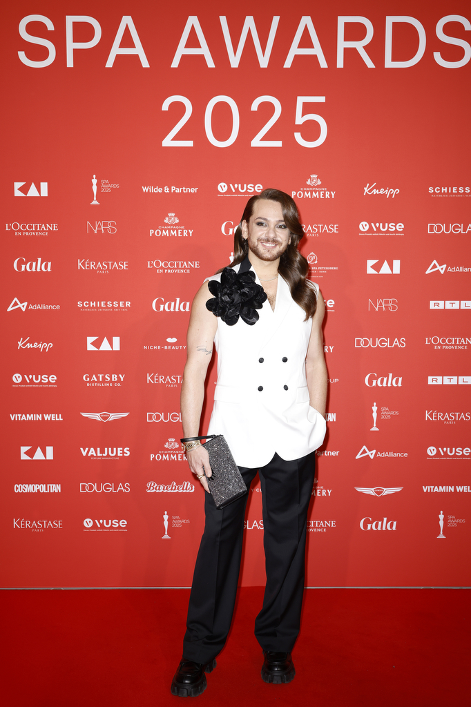 Riccardo Simonetti wurde in der Kategorie „Female Empowerment“ für seinen herausragenden Einsatz für Gleichberechtigung und die Stärkung von Frauen in der Gesellschaft ausgezeichnet. (Photo by Franziska Krug/Getty Images for Ad Alliance)