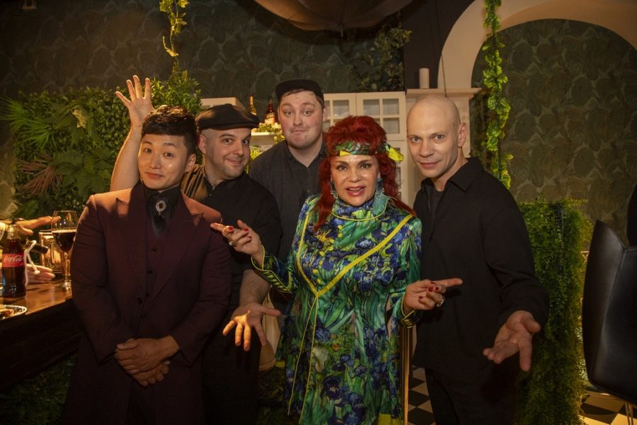 Cast der Show "The World´s Best Magic" mit Tamara Trojani. (Foto Jürgen Hammerschmid)