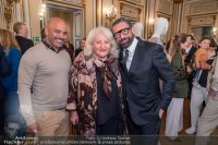 Giorgio Armani Empfang in der Italienischen Botschaft in Wien: Andreas WOLFRAM, Marika LICHTER und Mauro MALOBERTI. (Foto Andreas Tischler)