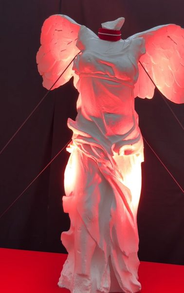 SCHULLIN präsentierte die neue Kollektion "Together". Im Grazer Herzogshof zeigte die Skulptur „Nike von Samothrake“ ein wertvolles Diamantcollier. (Foto Michael Königshofer)