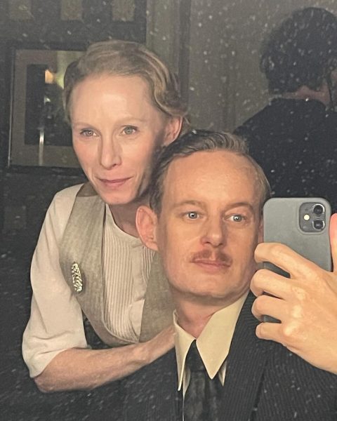 Susanne Wuest und Patrick Güldenberg bei den Dreharbeiten des Films "Leica". 