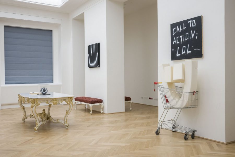 Sasha Knezevic zur Buchpräsentation und Ausstellung seiner neuen Werkserie „LOL“. (Foto Bubu Djumic)&nbsp;