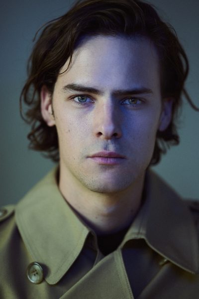 Thomas Prenn spielt oft ‚fragile‘ Männerrollen. „Es interessiert mich einfach herauszufinden, warum diese Figuren so fragil sind. In mir fremde Welten einzutauchen, finde ich faszinierend.“ (Foto Pascal Bünning)&nbsp;