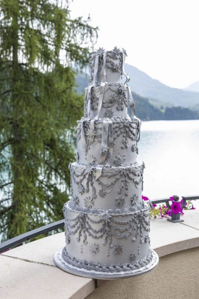 Schmuckbrunch der Juweliere A.E. KÖCHERT im Schloss Fuschl Salzburg: Sisi-Stern-Torte von Cake Artist Sophia Stolz. (Foto A.E. KÖCHERT/Wildbild Herbert Rohrer)