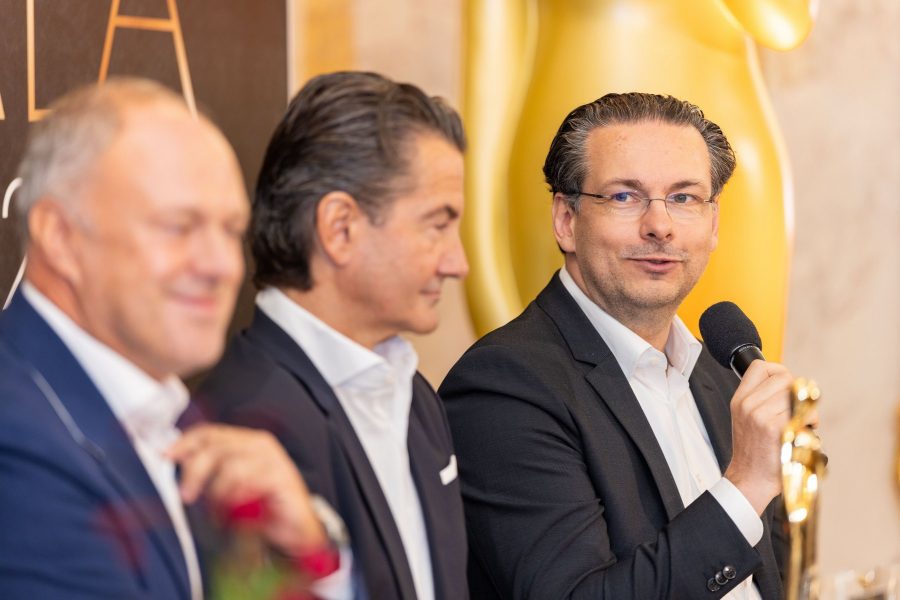 Pressekonferenz KURIER ROMY 2025 im Palais Coburg: Richard Grasl, Roland Weissmann und Georg Leyrer. (Foto KURIER / Jürg Christandl)