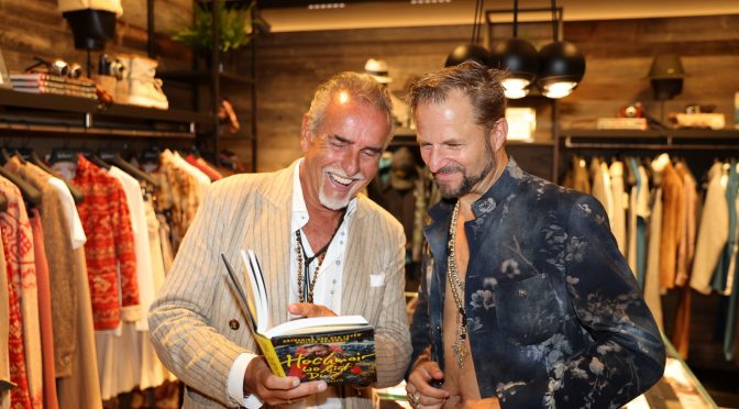 Philipp Hochmair trifft Luis Trenker – Persönlicher Talk im Store Salzburg