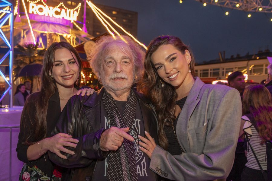 Weltpremiere von „Cagliostro – Johann Strauss im Zirkuszelt“ feierte großen Erfolg am Heumarkt. Bernhard Paul mit seinen Töchtern Vivian und Lili. (Foto Jürgen Hammerschmid)