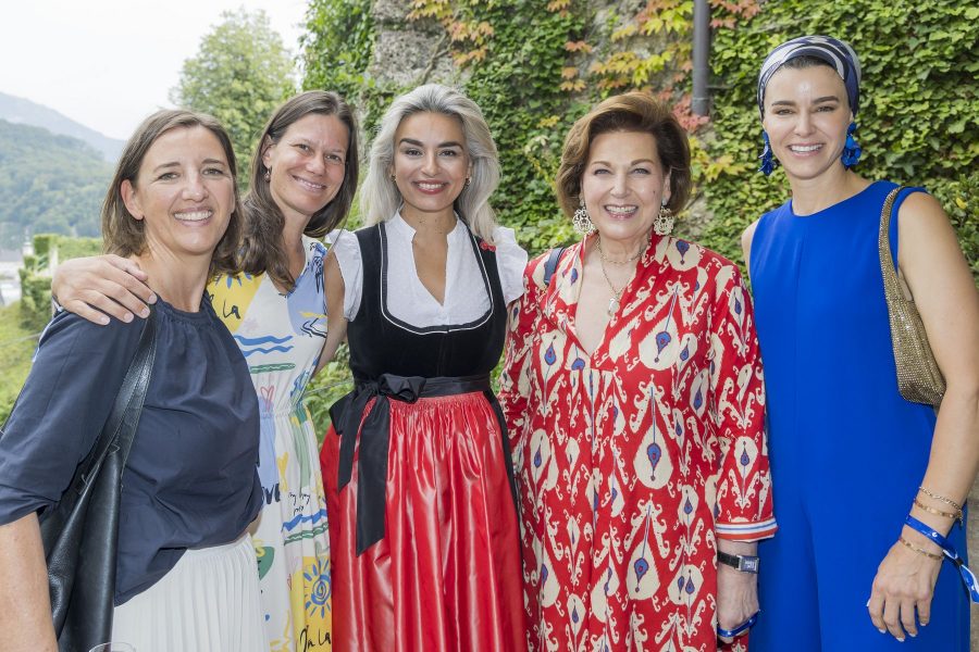 Abschluss der Salzburger Festspielzeit lud GW Cosmetics® gemeinsam mit ihrem Global Ambassador Opernstar Asmik Grigorian zu einem exklusiven Beauty-Event ins Schloss Mönchstein. (Foto Neumayr/Leopold)
