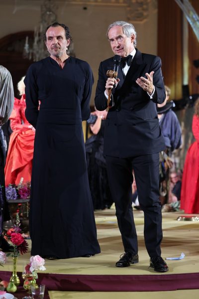 Österreich als Weltbühne: amfAR Gala Salzburg: Andreas Kronthaler and Simon de Pury introduce the 18 costumes from the Salzburg Festival, reinterpreted by Andreas Kronthaler for Vivienne Westwood. (Photo by Gerald Matzka/Getty Images)