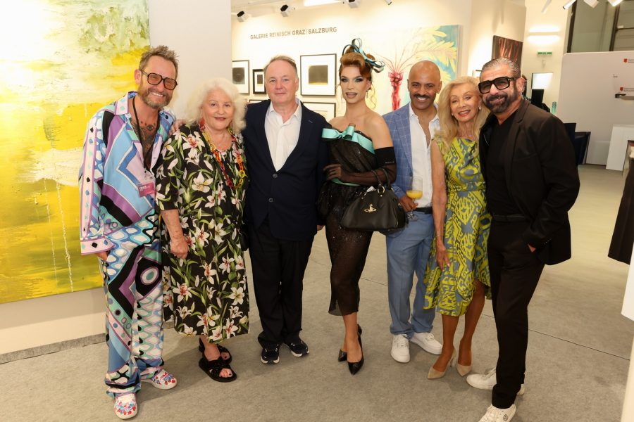 Kunst meets Kunst – Side-Event der Kunstmesse Vienna Highlights in der Nationalbibliothek: FJ Baur, M. Lichter, W. Pelz, T. Mascara, A. Wolfram, E. Hirnigl und Mauro Maloberti. (Foto Katharina Schiffl)