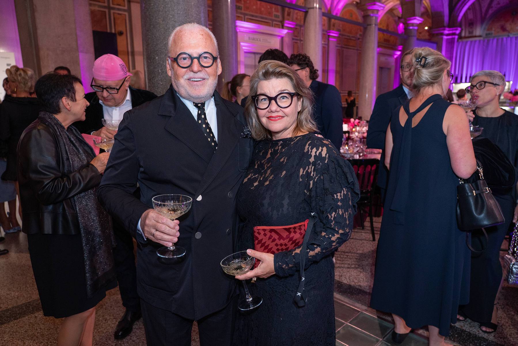 In der Jury der FALSTAFF LIVING Design Awards war u.a. Lilli HOLLEIN, Direktorin des MAK. Im Bild mit Wolfgang ROSAM. (Foto Andreas Tischler)