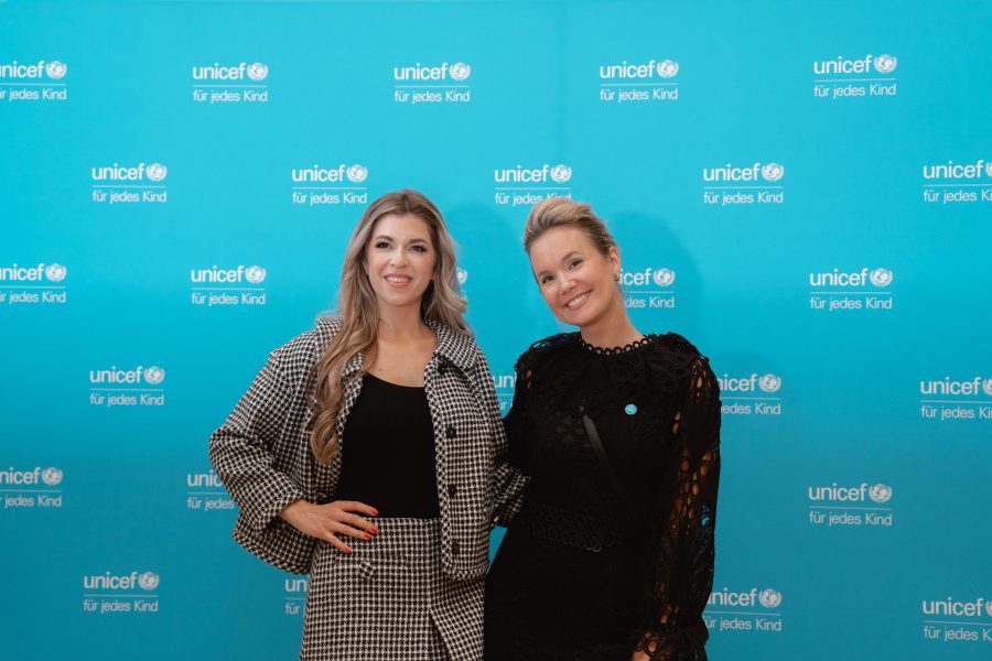 Veranstalterinnen des „Ladies only“ Charity-Events zugunsten UNICEF Jennifer Berl-Doerk und Lisa Sophie Thoma.(Foto Sirin Beyaz Photography)