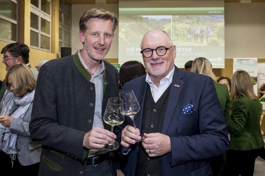 Die Wein-Weltmeister - Von der Steiermark in die weite Welt. Geschäftsführer von Wein Steiermark Martin Palz und ORF Steiermark-Landesdirektor Gerhard Koch. (Foto ORF / Schoettl)