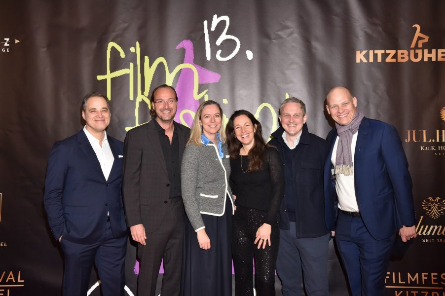 Das erfolgreiche Filmfestival-Team: Markus Mörth, Mike Mayr-Reisch, Nina Hipfl-Reisch, Kathryn Perrotti, Josef Obermoser, Michael Reisch. (Foto BrauerPhotos / Goran Nitschke)