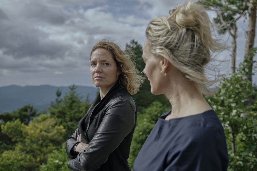 Patricia Aulitzky in der Miniserie Hundertdreizehn. (Foto&nbsp;Satel&nbsp;Film/Windlight Pictures/Alessio M. Schroder bzw.&nbsp;Satel Film/Windlight Pictures/Frank Dicks)