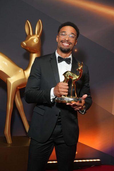 Bambi an Ausnahmeathlet&nbsp;Leo Neugebauer in der Kategorie "Sport". (Foto BrauerPhotos / J.Harrell fuer Hubert Burda Media)