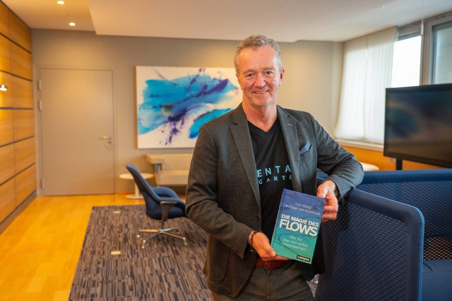 Buchpräsentation "Die Magie des Flows" von Lizz Görgl und Michael von Kunhardt. Er ist einer der führenden Mentaltrainer im deutschsprachigen Raum. (Foto Andreas Tischler)