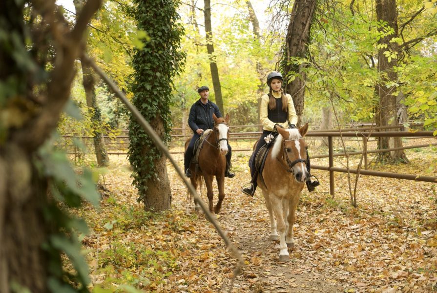 "The Train” ist eine Westside Studios Production. Regie führt Boris Volodarsky, unter den Schauspielern: Anouk Auer spielt Olivia Stirling und Dennis Dewall Major Alex Stirling. (Foto Spy Capital Film / Westside Studios)