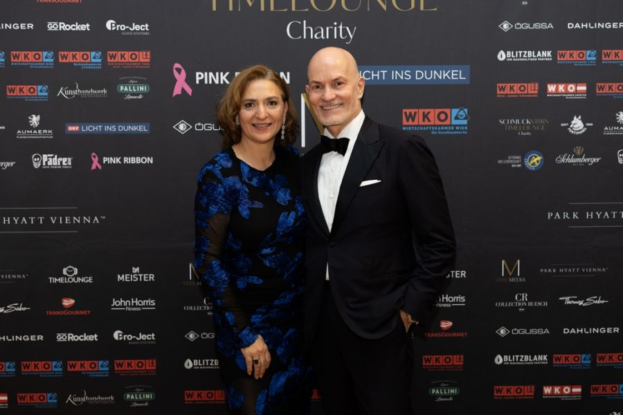 "Diese Auszeichnungen sind ein Signal, dass Handwerk lebt, inspiriert und begeistert“, so Juryvorsitzende&nbsp;Ines B. Kasparek. Im Bild mit Schmuckstars-Initiator&nbsp;Christian P. Lerner. (Foto Orkun Kocyigit)