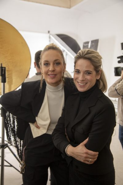 In Zusammenarbeit mit&nbsp;Verena Kaspar-Eisert, neue Direktorin der Heidi Horten Collection - im Bild mit Schauspielerin Lilian Klebow (li) - wurde die Leitidee für den Haute Couture Austria Award 2025 formuliert und durch die aktuelle Ausstellung ebendort inspiriert. (Foto Jürgen Hammerschmid)