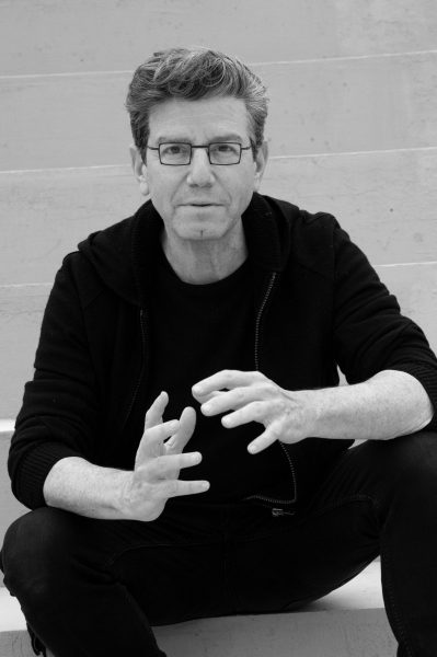 Regisseur Robert Carsen: "Ich freue mich außerordentlich, nächsten Sommer drei herausragende, ebenso talentierte wie kreative Schauspielerinnen neu in der Besetzung des&nbsp;Jedermann&nbsp;willkommen zu heißen." (Foto Tommaso de Pera)