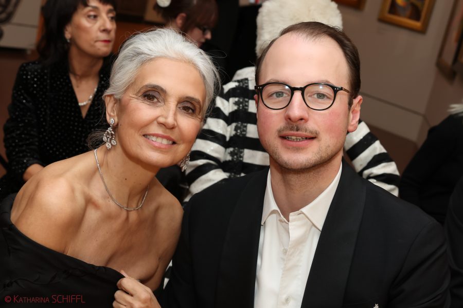 Best Ager Model Milva Spina und Sebastian Schröter, Geschäftsführung Juwelier Heldwein. (Foto Katharina Schiffl)