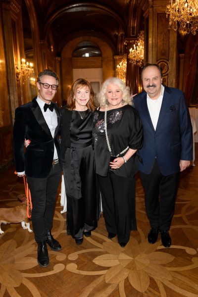 Johann und Silvia Lafer luden ihre Freunde zu einem ganz besonderen Dinner auf höchstem Niveau in das noble Hotel Imperial in Wien: Paul Lichter, Johann Lafer und Frau Silvia, Marika Lichter. (Foto Agency People Image (c) Michael Tinnefeld)