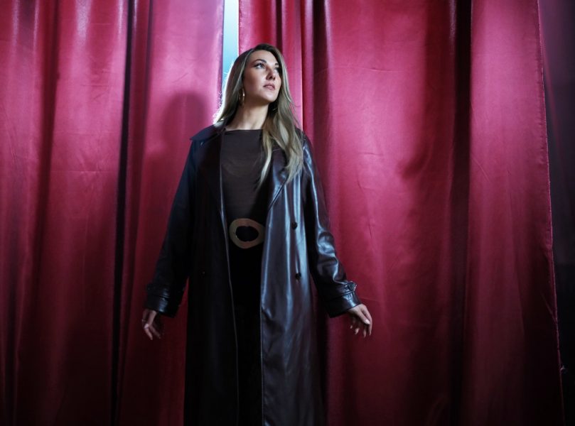 Kayla Krystin brennt schon darauf, am 20. Februar für den Vorentscheid zum ESC auf der Bühne zu stehen und mit ihrem Song 'I Brenn' loszulegen. „Es ist so schön, dass beim Song Contest so viele Genres und Menschen aufeinandertreffen und zeigen können, was sie können und wer sie sind. Es geht um die Musik, also um etwas Positives und Schönes.“ (Foto WestSideProductions)